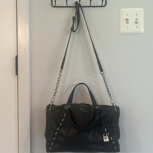 Micheal Kors chain handbag - Picture 2 of 2